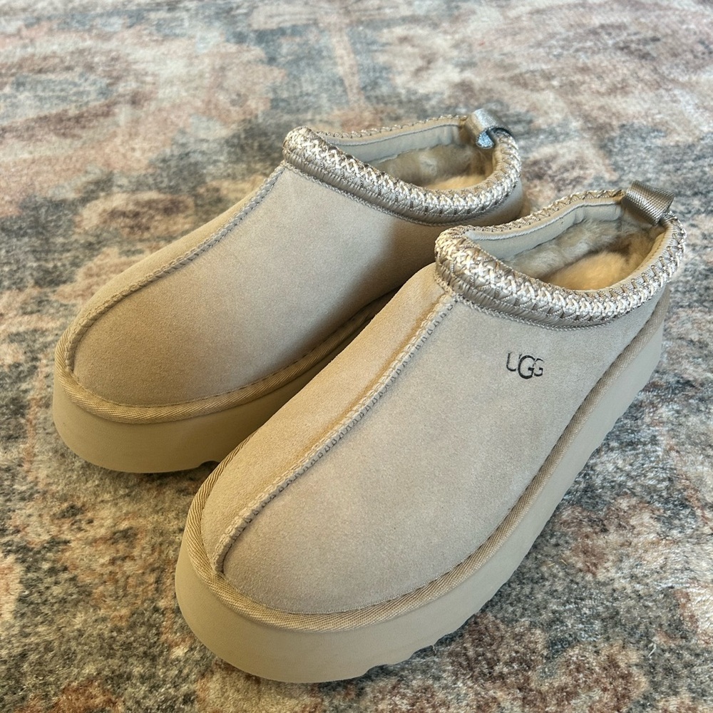 UGG Tasman Slippers Size 8